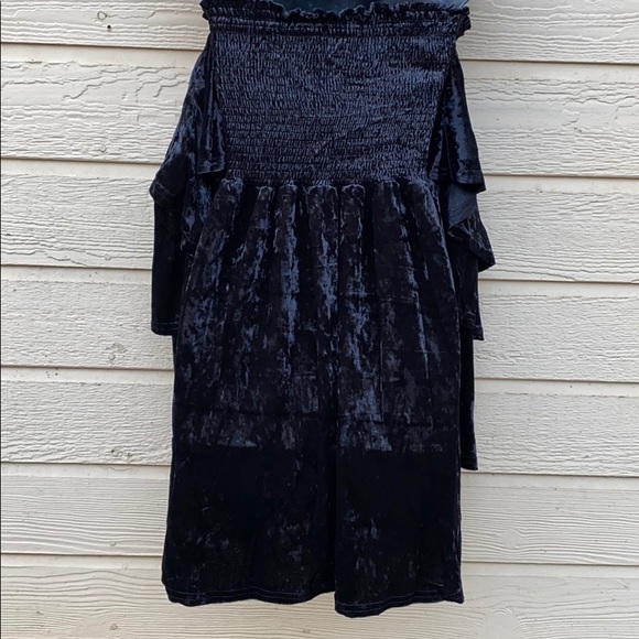 Black Off-Shoulder Whimsical Goth Bell Sleeve Velvet Mini Dress – Size M - Picture 7 of 16